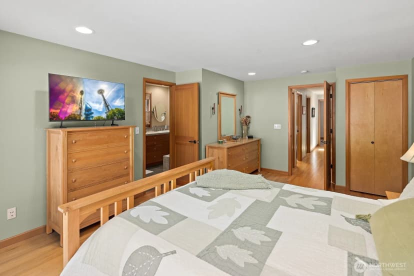 Property photo for 4529 168th Avenue Se, Bellevue photo 25