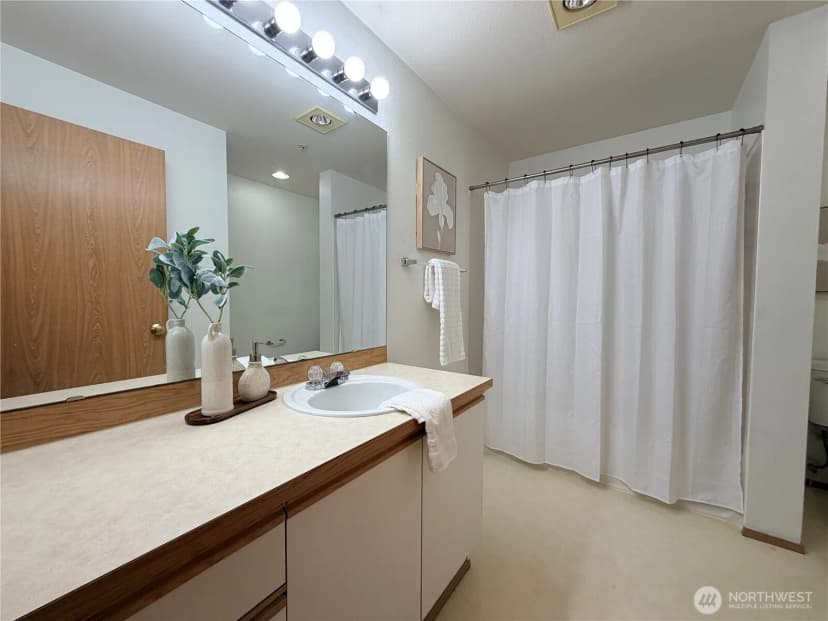 Property photo for 23202 58th Avenue S #2-1, Kent photo 12