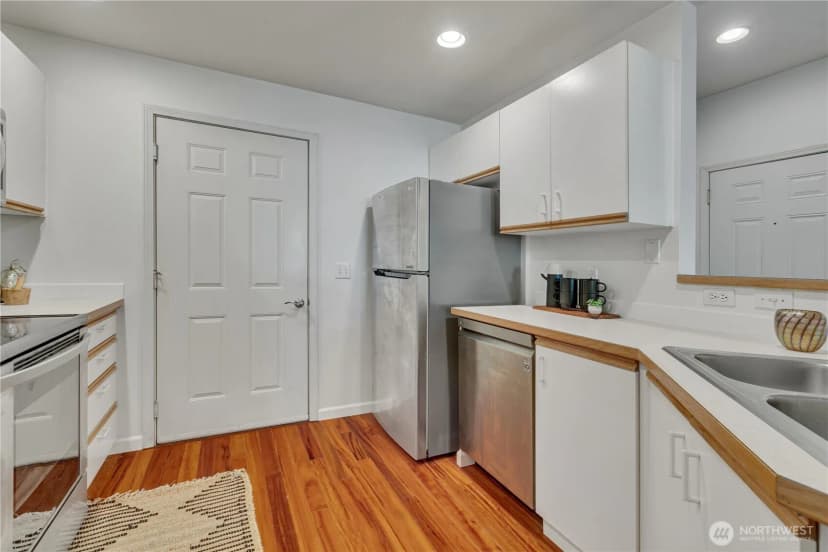Property photo for 23202 58th Avenue S #2-1, Kent photo 15
