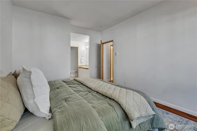 Property photo for 23202 58th Avenue S #2-1, Kent photo 18