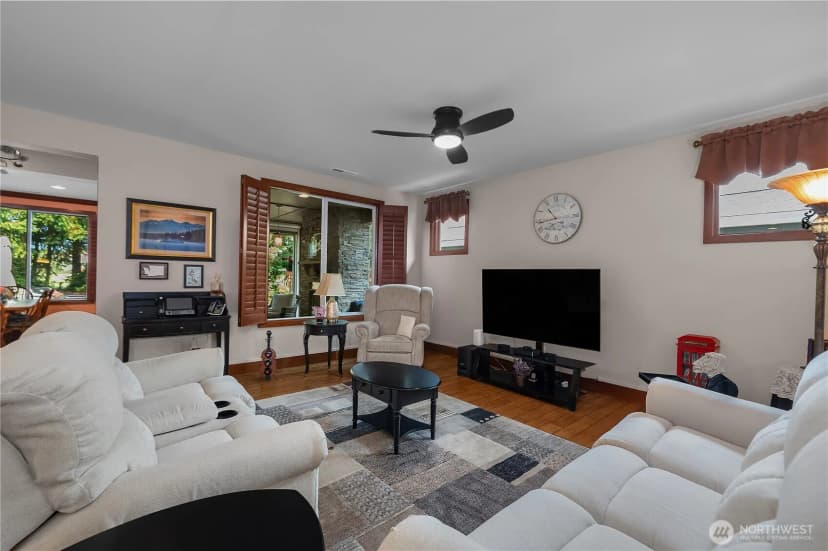 Property photo for 4805 Meriwood Drive Ne, Lacey photo 4