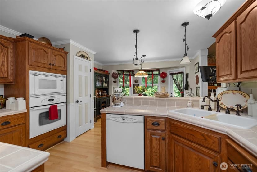 Property photo for 351 E Island Shores Road, Shelton photo 11