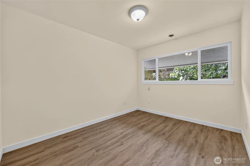 Property photo for 4042 5th Avenue Ne, Seattle photo 18
