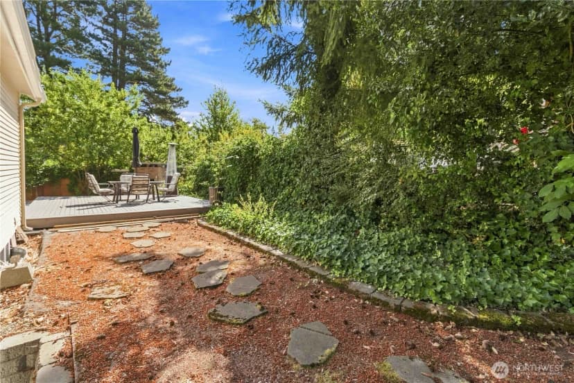 Property photo for 14350 Corliss Avenue N, Seattle photo 8