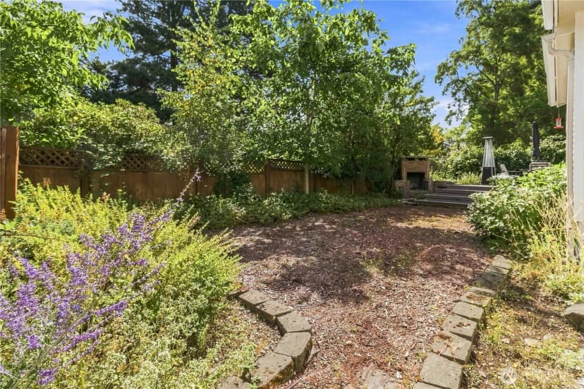 Property photo for 14350 Corliss Avenue N, Seattle photo 13