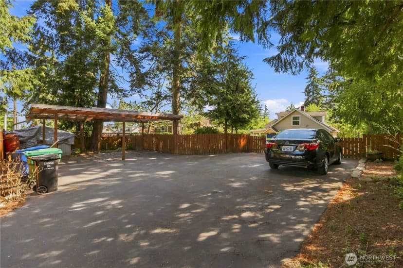 Property photo for 14350 Corliss Avenue N, Seattle photo 20