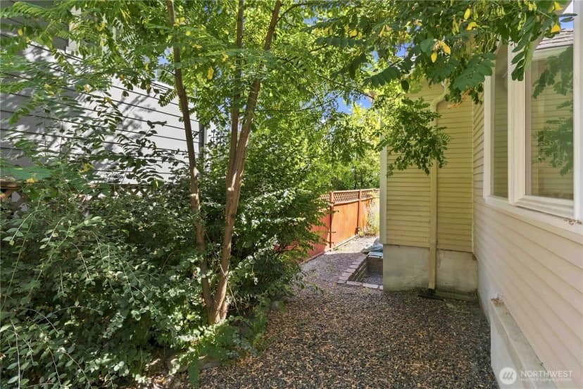 Property photo for 14350 Corliss Avenue N, Seattle photo 14