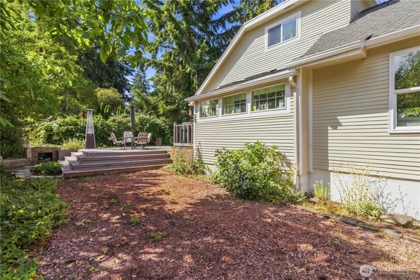 Property photo for 14350 Corliss Avenue N, Seattle photo 12