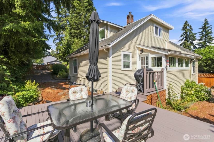 Property photo for 14350 Corliss Avenue N, Seattle photo 9
