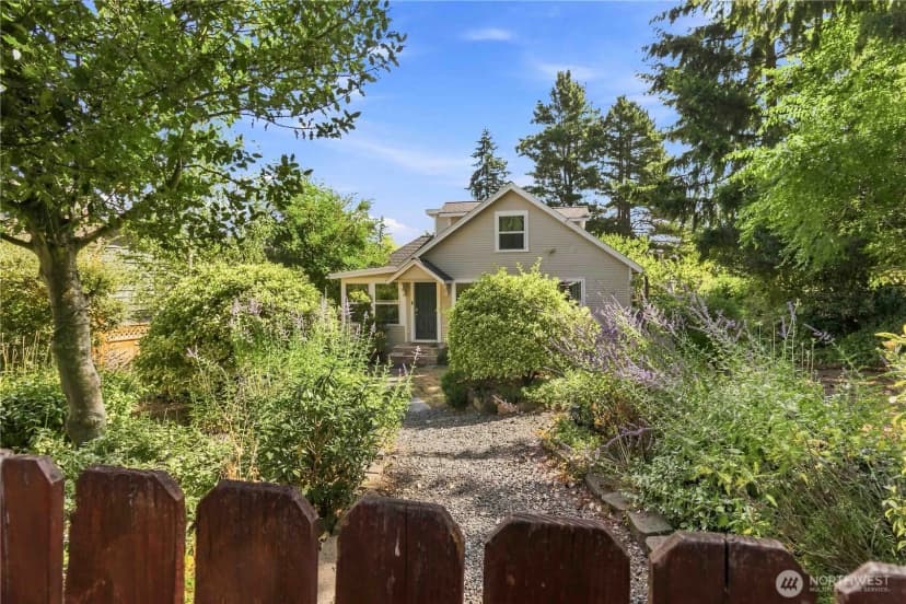Property photo for 14350 Corliss Avenue N, Seattle photo 17