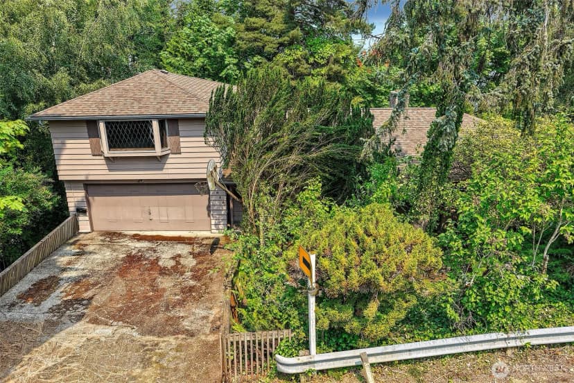 Property photo for 14048 41st Avenue Ne, Seattle photo 27