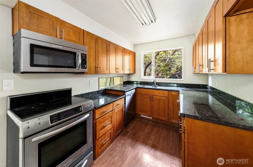 Property photo for 14048 41st Avenue Ne, Seattle photo 8