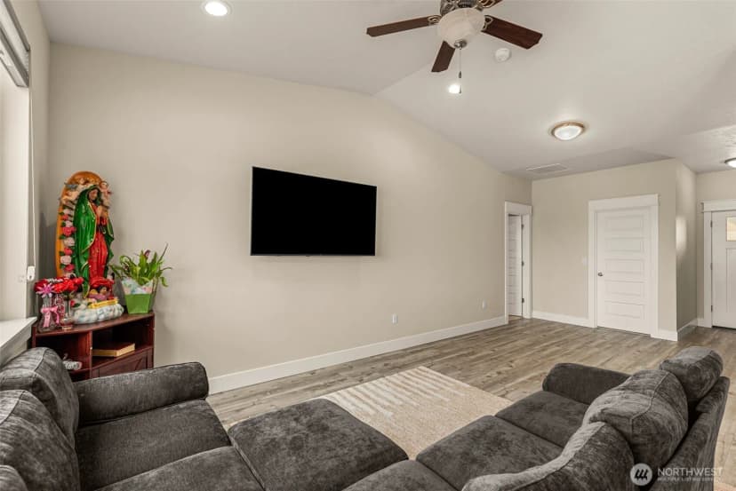 Property photo for 1505 7th Avenue Ne, Quincy photo 17