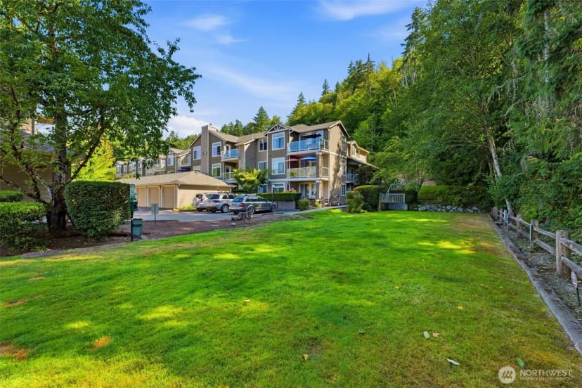 Property photo for 3500 E Lake Sammamish Parkway Se #3-103, Sammamish photo 36