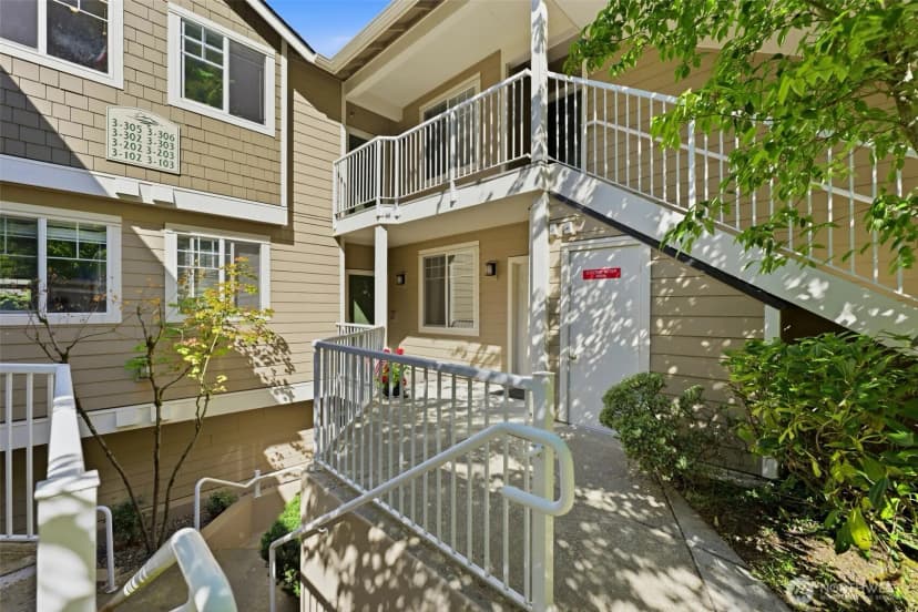 Property photo for 3500 E Lake Sammamish Parkway Se #3-103, Sammamish photo 9