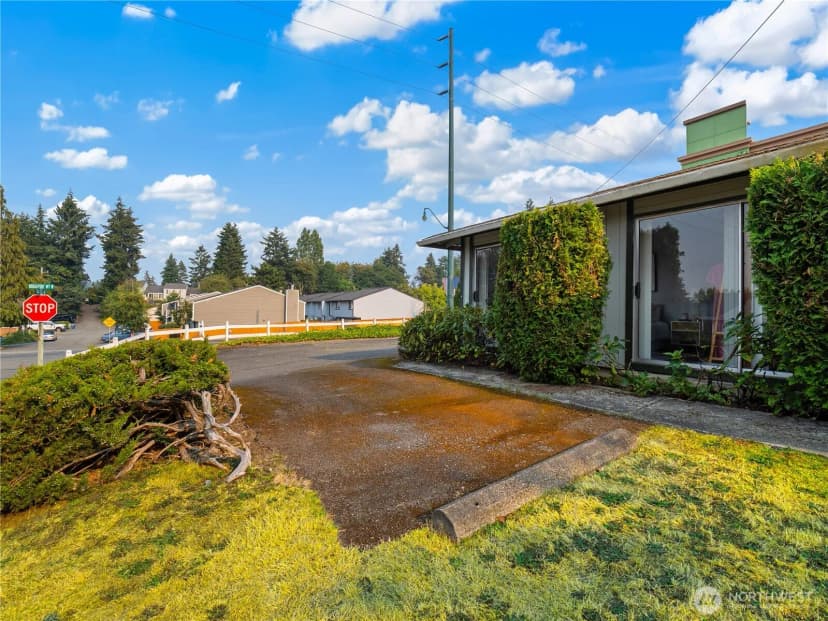 Property photo for 3102 Bridgeport Way W, University Place photo 24