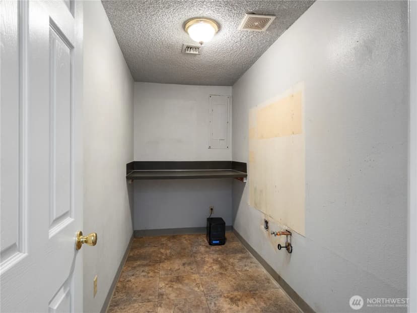 Property photo for 3102 Bridgeport Way W, University Place photo 21