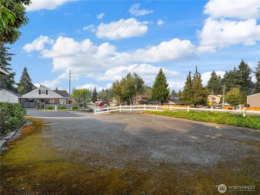Property photo for 3102 Bridgeport Way W, University Place photo 25