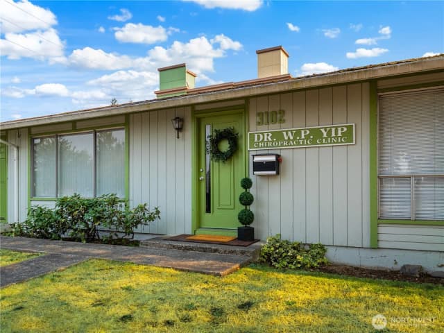 Property photo for 3102 Bridgeport Way W, University Place photo 2
