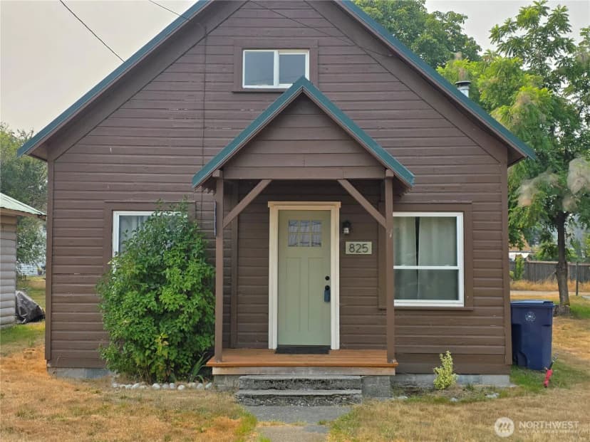 Property photo for 825 Sauk Avenue, Darrington