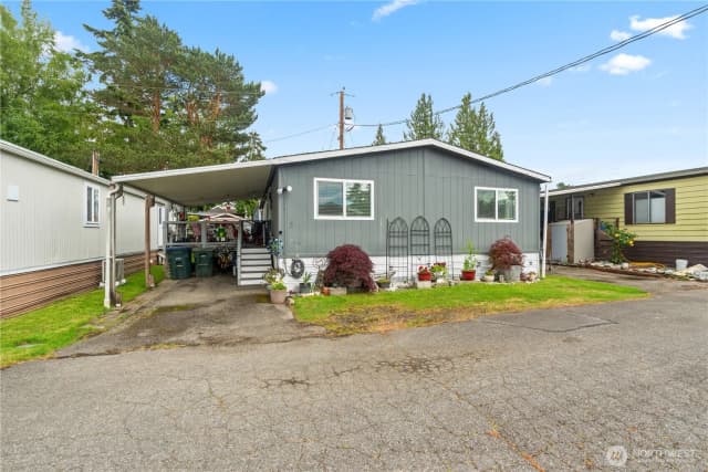 Property photo for 2400 Donovan Avenue #3, Bellingham photo 2