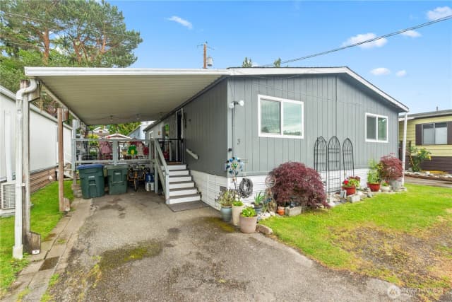 Property photo for 2400 Donovan Avenue #3, Bellingham photo 3