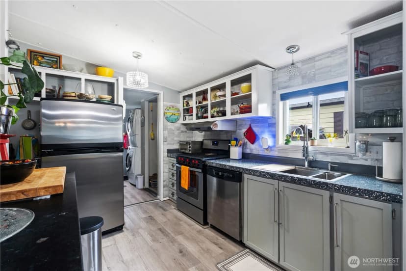 Property photo for 2400 Donovan Avenue #3, Bellingham photo 17