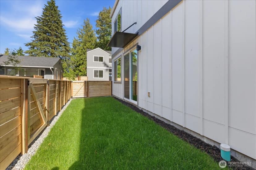 Property photo for 10326 B Ashworth Avenue N, Seattle photo 19