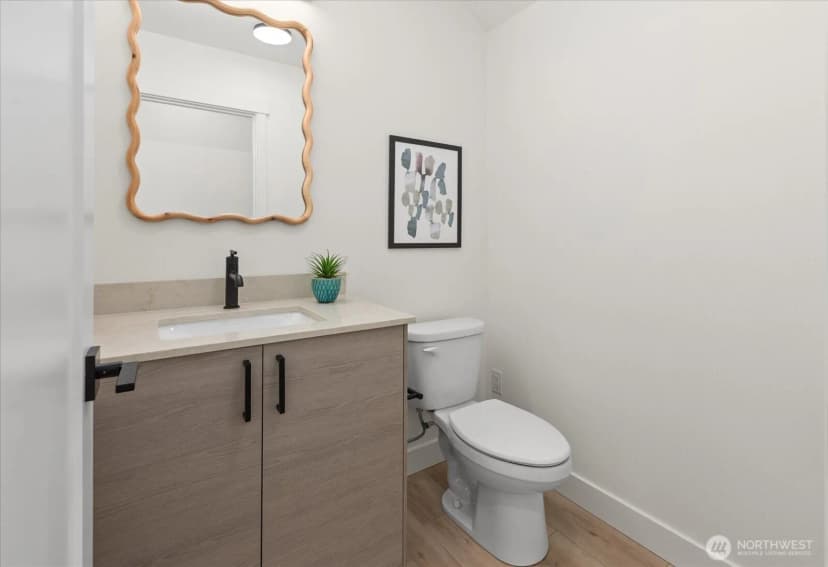 Property photo for 10326 B Ashworth Avenue N, Seattle photo 9