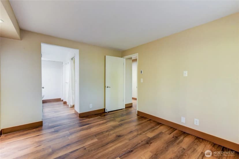 Property photo for 5038 California Avenue Sw #1, Seattle photo 12