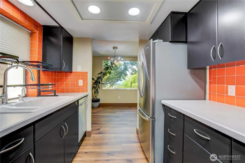Property photo for 5038 California Avenue Sw #1, Seattle photo 10