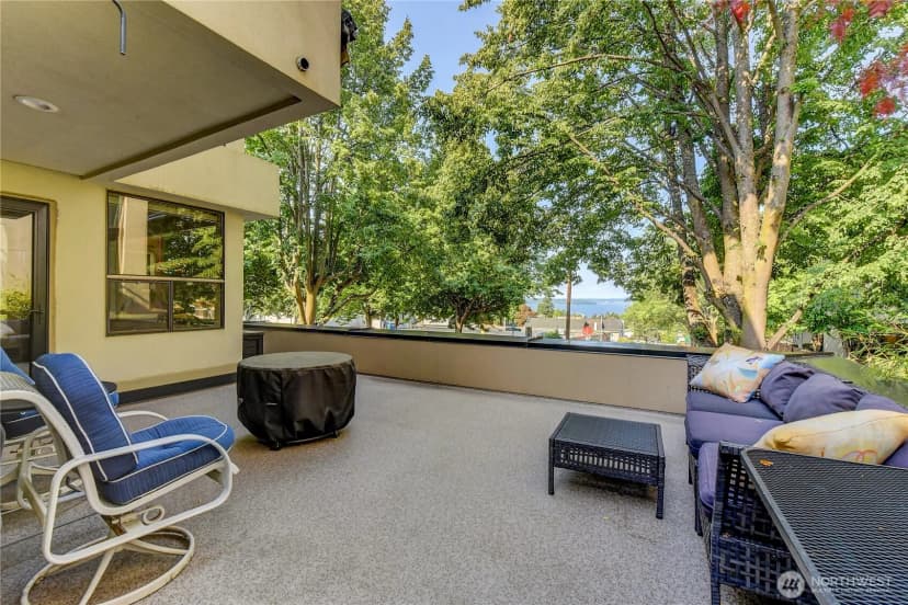 Property photo for 5038 California Avenue Sw #1, Seattle photo 6
