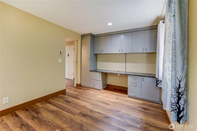 Property photo for 5038 California Avenue Sw #1, Seattle photo 16