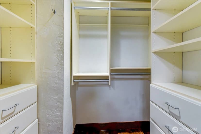 Property photo for 5038 California Avenue Sw #1, Seattle photo 14