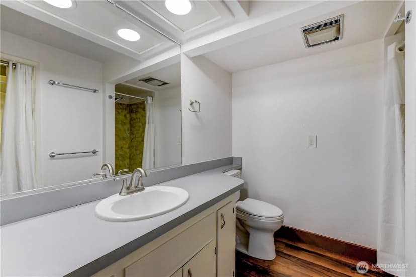 Property photo for 5038 California Avenue Sw #1, Seattle photo 13