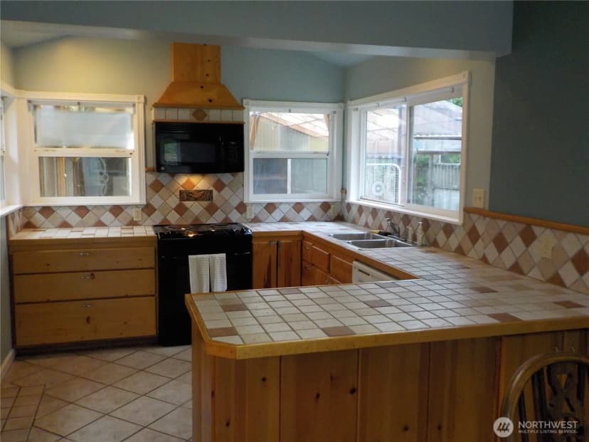 Property photo for 15701 Birch St, Long Beach photo 5