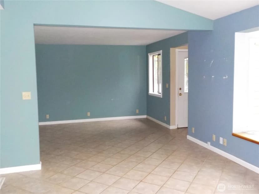 Property photo for 15701 Birch St, Long Beach photo 10