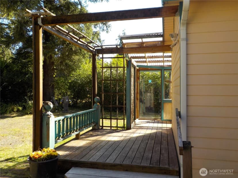 Property photo for 15701 Birch St, Long Beach photo 4
