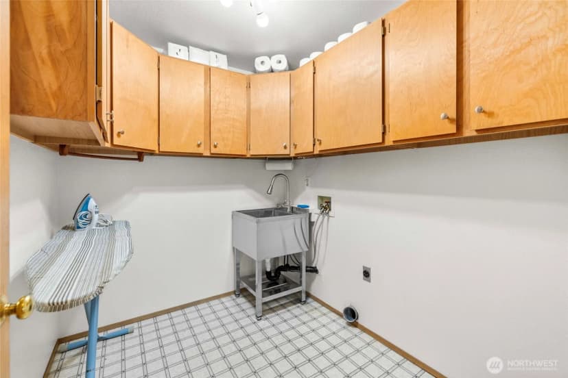 Property photo for 511 Kloshe Way, La Conner photo 19