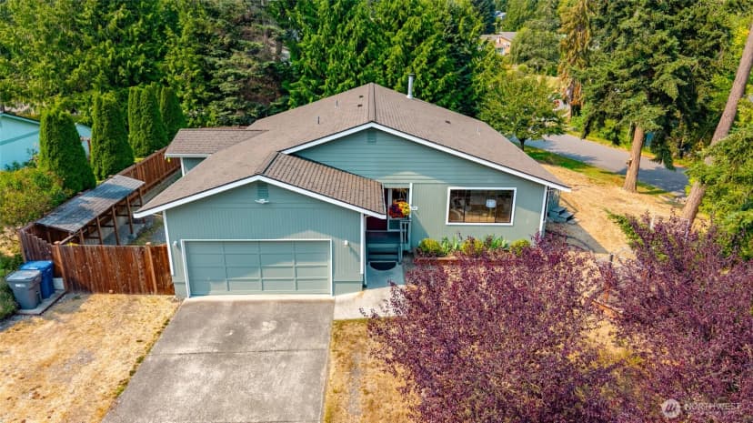 Property photo for 511 Kloshe Way, La Conner