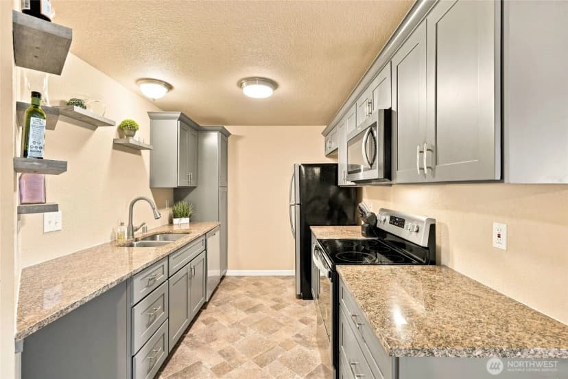 Property photo for 9815 Holly Drive #a-307, Everett photo 8