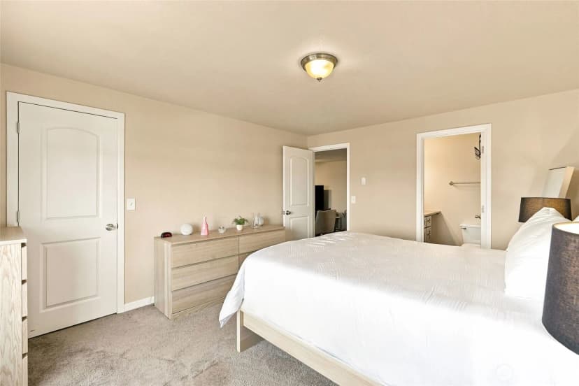 Property photo for 9815 Holly Drive #a-307, Everett photo 14