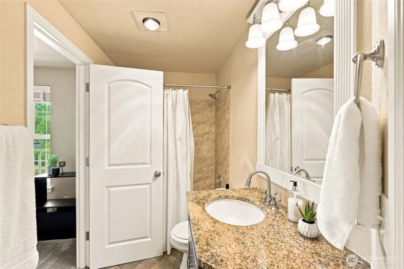 Property photo for 9815 Holly Drive #a-307, Everett photo 18