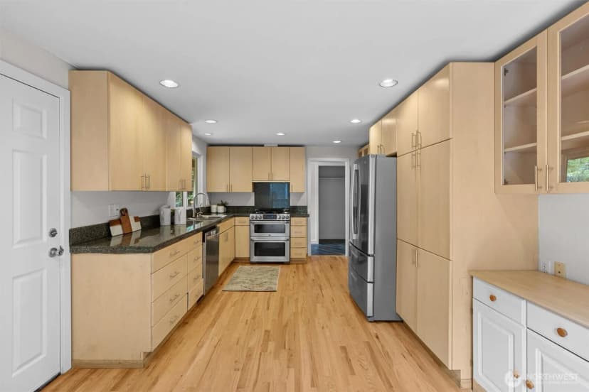 Property photo for 3020 169th Avenue Ne, Bellevue photo 9