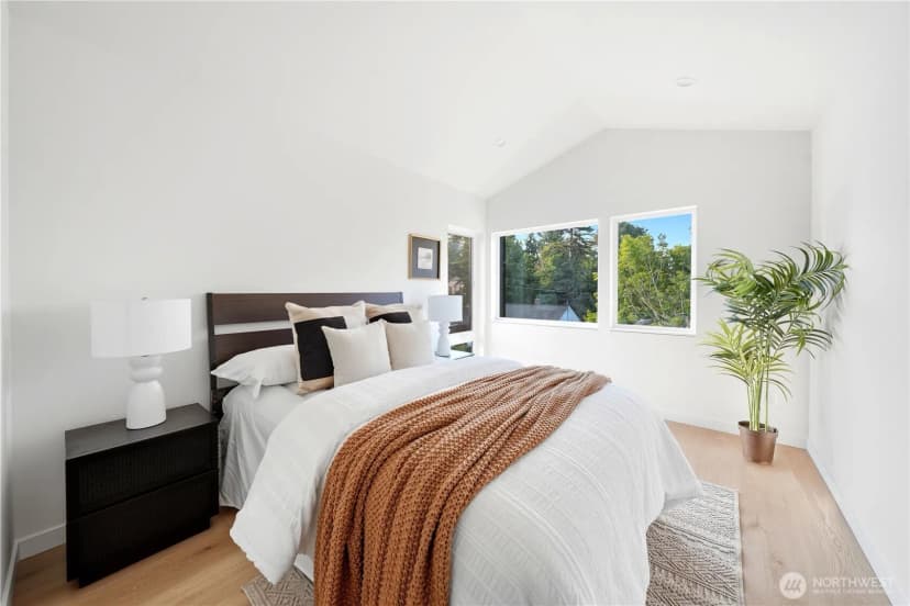 Property photo for 4907 Sw Canada Drive, Seattle photo 12