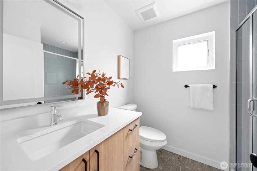 Property photo for 4907 Sw Canada Drive, Seattle photo 19