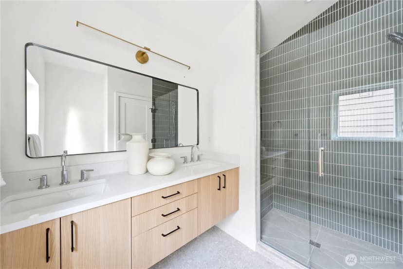 Property photo for 4907 Sw Canada Drive, Seattle photo 13
