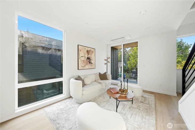 Property photo for 4907 Sw Canada Drive, Seattle photo 6