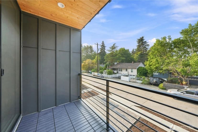 Property photo for 4907 Sw Canada Drive, Seattle photo 8