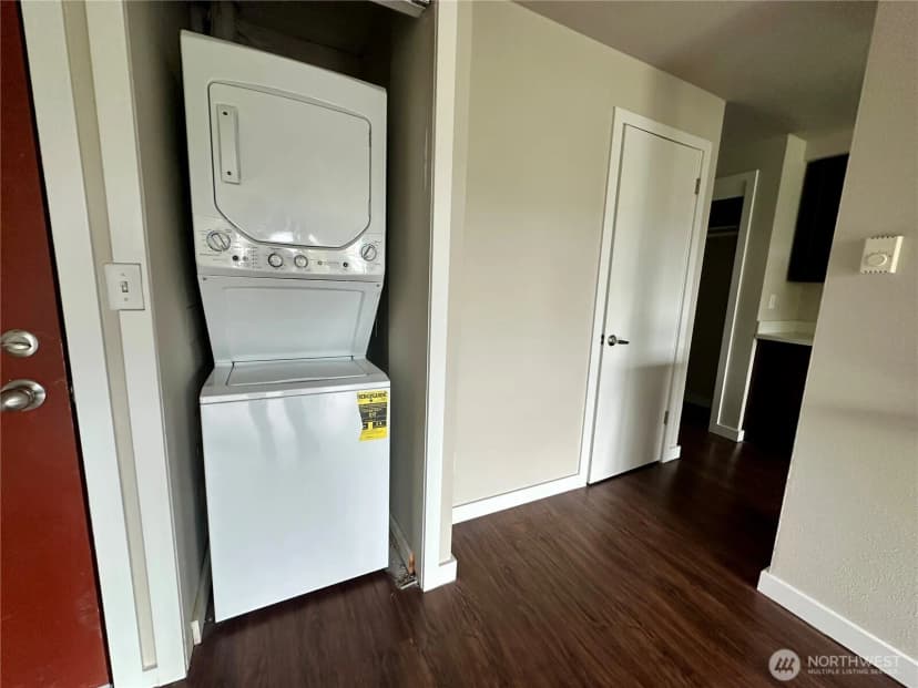 Property photo for 2515 Thorndyke Avenue W, Seattle photo 8